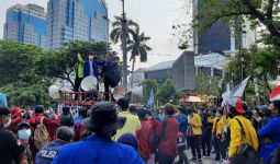 Terdengar Teriakan Meminta Presiden Jokowi Mundur di Patung Kuda - JPNN.com