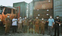 Sukses, Ekspor Perdana Produk Kayu Merbau dari Tanah Papua ke Tiongkok - JPNN.com
