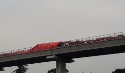 Dua LRT Jabodebek Tabrakan di Jaktim, Lihat Videonya, Kondisinya Begini - JPNN.com