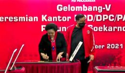 Momen Sumpah Pemuda, Megawati Meresmikan 16 Kantor Partai dan Patung Bung Karno - JPNN.com