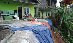 Dua Kampung di Sukabumi Diterjang Longsor - JPNN.com