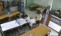Video Satpol PP Bicara dengan Perempuan Viral di Medsos, Tak Digaji 3 Bulan - JPNN.com
