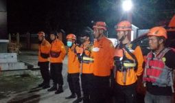Mohon Doanya, Belasan Orang Terjebak Aliran Sungai di Padang - JPNN.com