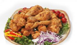 Tidak Selalu Berbahaya, Ini 4 Manfaat Sehat Kulit Ayam yang Perlu Anda Ketahui - JPNN.com