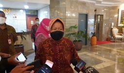 Mensos Risma Ungkap Masih Ada Triliunan Rupiah Dana Bansos yang Tertahan - JPNN.com