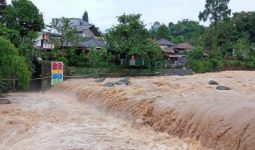 Sore Ini Puncak Bogor Masih Diguyur Hujan Deras, Siaga - JPNN.com