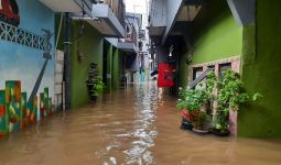 Ferdinand: Banjir Jakarta Akan Menelan Isu Formula E Sesaat Saja - JPNN.com
