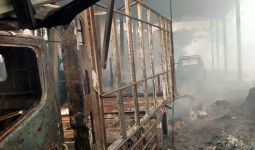 2 Truk dan Lapak Sampah Ludes Terbakar di Tangerang, Abdul Munir Bilang Begini - JPNN.com