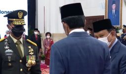 Di Hadapan Jenderal Andika, Prabowo Melirik Jokowi, Lihat Itu - JPNN.com