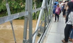 Air Bah Tiba-Tiba Datang Menyeret Tubuh Ibu dan 4 Anaknya - JPNN.com