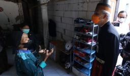 Tangis Rupiah Pecah Seusai Rumahnya Diperbaiki Ganjar Pranowo - JPNN.com