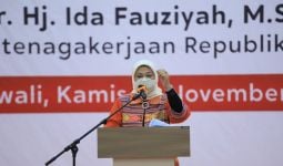 Menaker Ida Fauziyah Tegaskan Generasi Muda Mutlak Harus Perkuat Literasi Digital - JPNN.com