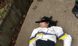 Anggota Geng Motor Terkapar di Jalan, Polisi Temukan Celurit - JPNN.com