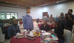 Puluhan Mahasiswa Papua Sambangi Balai Kota Surakarta, Gibran Bilang Begini - JPNN.com