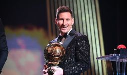 Rengkuh Trofi Ballon d'Or ke-7, Lionel Messi Singgung Robert Lewandowski - JPNN.com