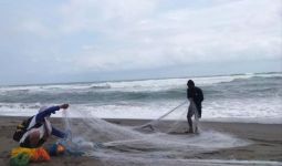 Alat Pendeteksi Tsunami di Laut Cianjur Rusak - JPNN.com