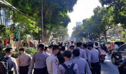 Peserta Reuni 212 Berkumpul di Balik Kawat Duri, Polisi Minta Bubar - JPNN.com