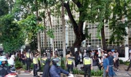 Bubarkan Massa Reuni 212 di Sarinah, Polwan: Jangan Terlalu Aktif di Jalan, Bunda - JPNN.com