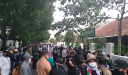Ribuan Massa 212 Kumpul di Gedung Umat Islam Solo, Ada Pesan dari Kombes Ade Nih! - JPNN.com