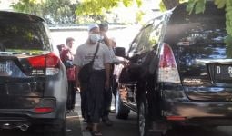 Polisi Bubarkan Massa Reuni 212 yang Berkumpul di Area Parkir Stasiun Gambir - JPNN.com