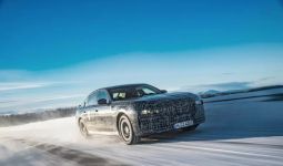 BMW i7 2022 Siap Menantang Mercedes-Benz EQS dan Audi S-Tron GT - JPNN.com