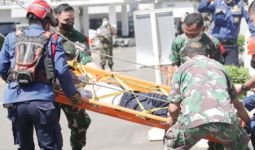 TNI AL Melatih Kesigapan Personel Rumkital Tanggap Bahaya Kebakaran - JPNN.com