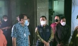 Riza Patria Menyerahkan Penyelidikan Penyebab Kebakaran Gedung Cyber ke Polisi - JPNN.com
