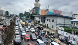 Imbas Uji Coba Ganjil Genap, Arus Lalu Lintas di Jalan Margonda Depok Macet  - JPNN.com