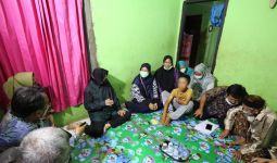Mensos Risma Kunjungi Rumah Bocah Disabilitas Korban Kekerasan, Ini yang Disampaikan - JPNN.com