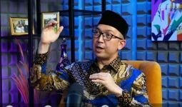 Iwan Syahril Minta Pemda Jangan Takut Mengangkat Guru Honorer - JPNN.com