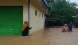 Tolong! Warga Pulau Kangean Sumenep Kebanjiran - JPNN.com
