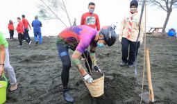 Ganjar Pranowo Gencarkan Aksi Tanam Ribuan Pohon di Musim Hujan - JPNN.com