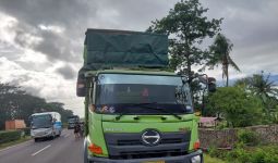 Truk Tronton Hantam Fuso di Tol Tangerang-Merak, Sopir Tewas di Lokasi Kejadian - JPNN.com
