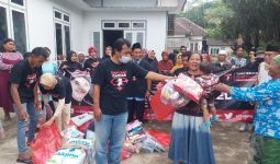 Bantu Warga Terdampak Erupsi Gunung Semeru, Sahabat Ganjar Sampai Datangkan Badut - JPNN.com