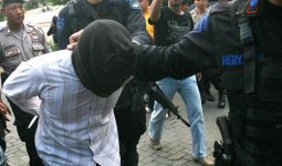 Densus 88 dan Brimob Tangkap Sejumlah Terduga Teroris di Kalteng - JPNN.com
