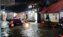 Banjir Setinggi 2 Meter Rendam Gunung Sitoli, Warga Dievakuasi - JPNN.com