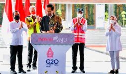 Didampingi Ganjar, Presiden Jokowi Resmikan Bandara di Blora - JPNN.com