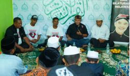 Bu Romlah Bersyukur Dagangannya Dilariskan Sahabat Ganjar - JPNN.com