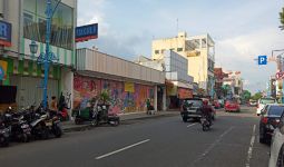Pedagang Jalan Gatsu Solo Memprotes Mas Gibran - JPNN.com