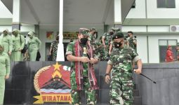 Mayjen TNI Wanti MF Mamahit Minta Yonif Raider 712/Wiratama Menjaga Citra TNI AD - JPNN.com
