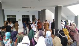 Tuntut Dana Piket, Ratusan Nakes Datangi DPRD - JPNN.com