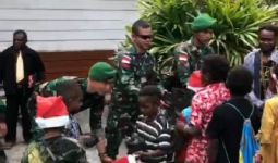 Aksi Prajurit TNI di Daerah Pedalaman Mimika Dipuji Pendeta Karel Magai - JPNN.com