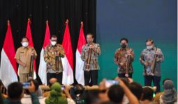 Presiden Jokowi Luncurkan 1.604 Sertifikat Badan Hukum BUM Desa - JPNN.com