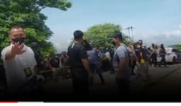 Viral, Polisi Larang Wartawan Rekam Rekonstruksi Kasus Pembunuhan Ibu dan Anak di Kupang - JPNN.com