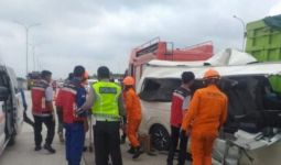 Kecelakaan Maut Minibus Rombongan Guru di Tol Lampung, 4 Tewas, 11 Luka-Luka - JPNN.com