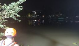 Bocah di Surabaya Hilang Tenggelam, Keluarga Menemukan Benda Ini - JPNN.com
