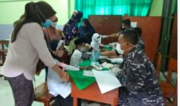 Pushidrosal TNI AL Gelar Serbuan Vaksinasi Bagi 500 Pelajar SD - JPNN.com