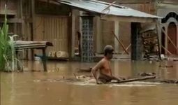 Terseret Arus Banjir, Bocah 8 Tahun Meninggal Dunia  - JPNN.com