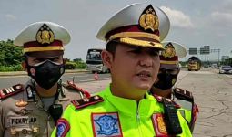 Karawang Macet, Polresta Cirebon Arahkan Kendaraan Besar Keluar Tol di GT Palimanan - JPNN.com