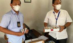 Bea Cukai Bogor Gagalkan Pengiriman Minuman Keras dan Rokok Ilegal Via Jasa Titipan - JPNN.com